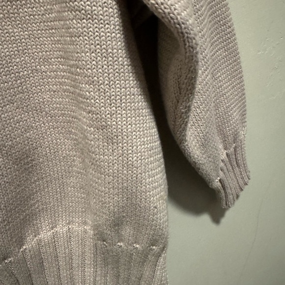 Cozy Cream Knit Sweater Small - Picture 7 of 9